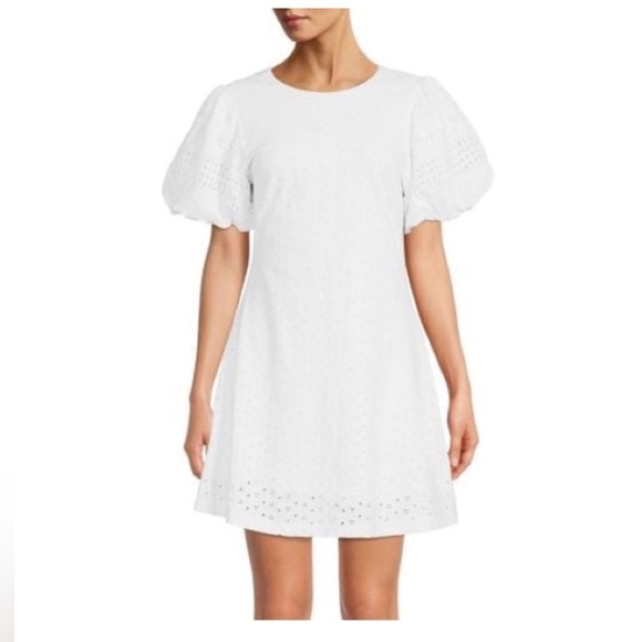 Free People Dresses & Skirts - Free People Apricot Rose Mini Dress. Eyelet dress